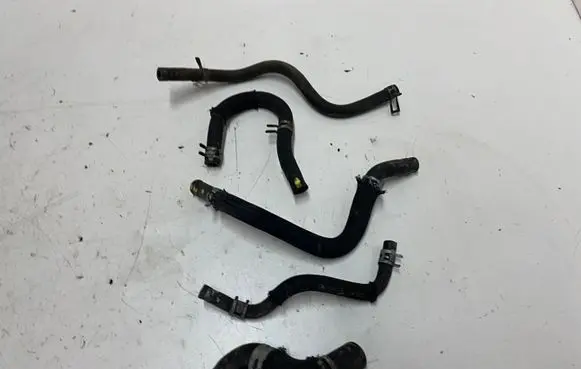 Toyota Avensis T250 Engine coolant pipe/hose