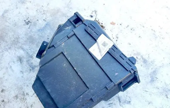 Mercedes-Benz E W211 Fuse box cover 