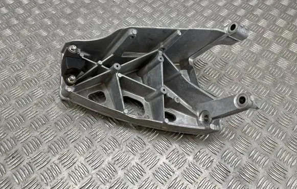 Mazda MX-30 Engine mounting bracket 700987