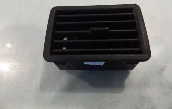 Opel Frontera A Dashboard side air vent grill/cover trim