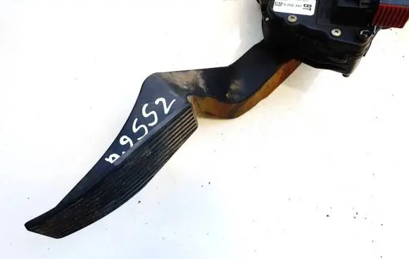 Opel Zafira B Accelerator throttle pedal 9202341bt 6pv008114-00