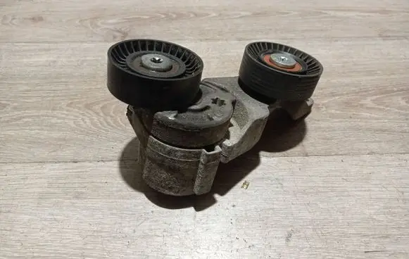Volvo S60 Alternator belt tensioner 31251251