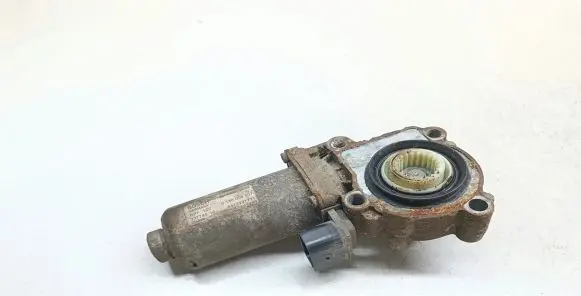 BMW X3 E83 Gearbox-reducer motor 0130008507 8473227771