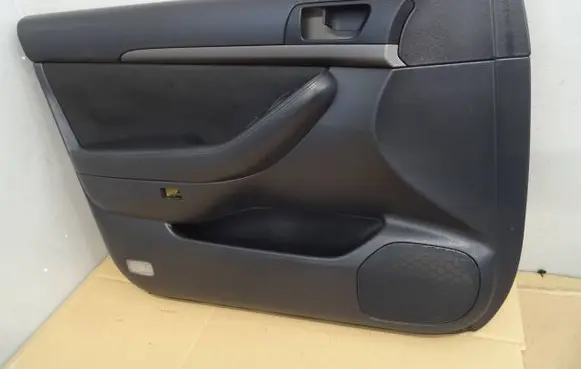 Toyota Avensis T250 Front door card panel trim 