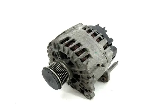 Volkswagen Golf VI Generator/alternator 03L903023F