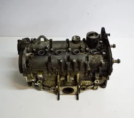 Audi A4 S4 B9 8W Engine head 04E103404AS