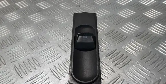 Mercedes-Benz Vito Viano W639 Electric window control switch A6395451413