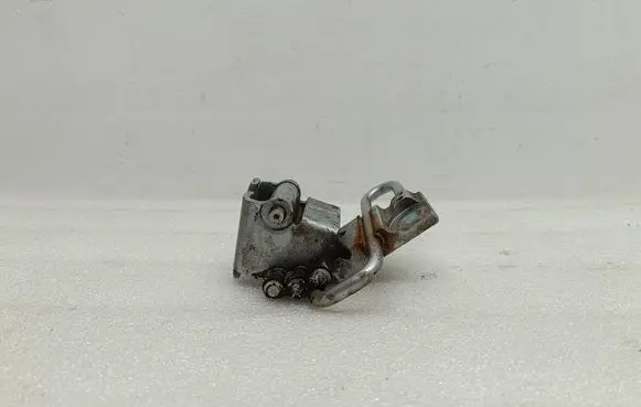 Audi A6 S6 C6 4F Front door lower hinge 8E0831412E