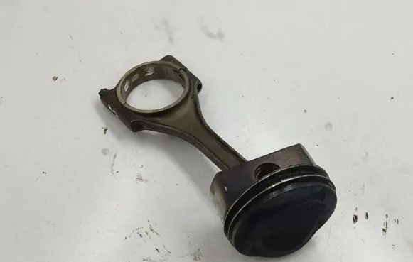Audi A6 S6 C6 4F Piston with connecting rod