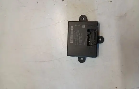 Volvo S60 Door control unit/module 31343873 AV6N14C068 AV6N14C236
