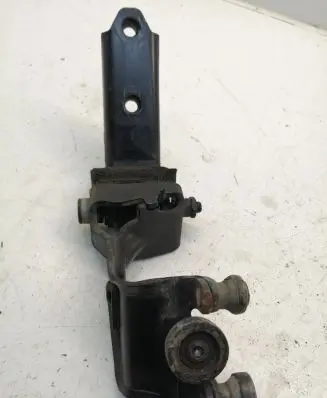 Volkswagen Transporter - Caravelle T5 Sliding door middle roller runner 7E0843336