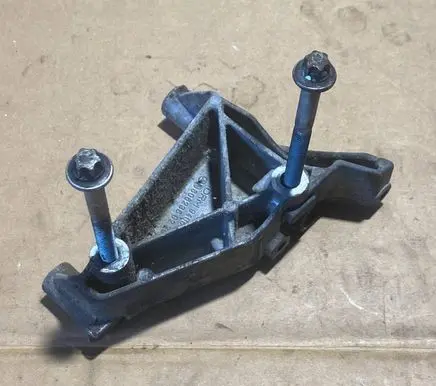 Mercedes-Benz C W202 Generator/alternator bracket 6062360230 OM605