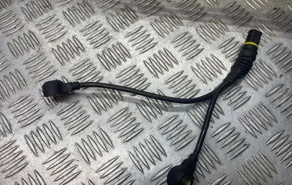 BMW 5 E39 Detonation knock sensor 1703276