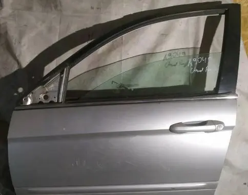 Chrysler Pacifica Front door pilkos