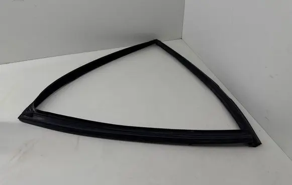 BMW 5 F10 F11 Rubber seal rear door 7182298R