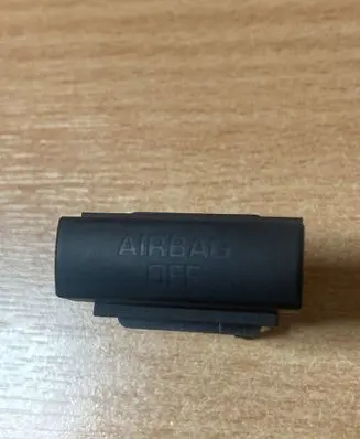 Passenger airbag on/off switch