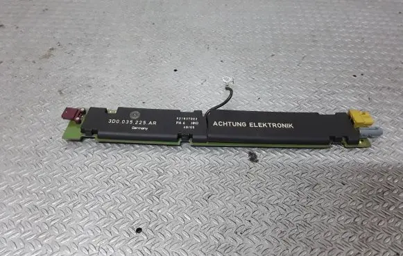 Volkswagen Phaeton Aerial antenna amplifier 3D0035225AR