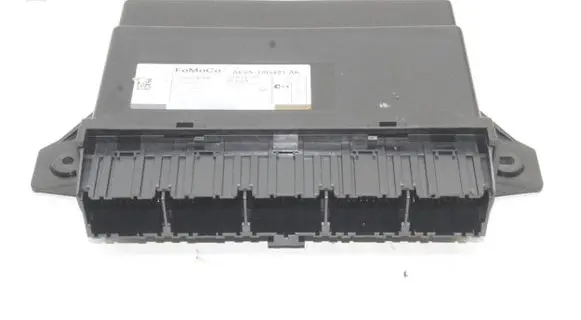 Ford Focus Central body control module AV6N19G481AK