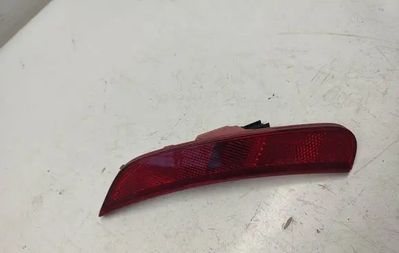 Chrysler Pacifica Rear tail light reflector 68229425AA 430490