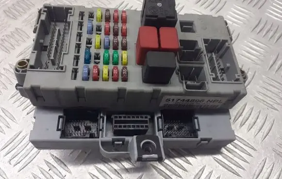 Fiat Punto (188) Fuse box set 51744896NPL