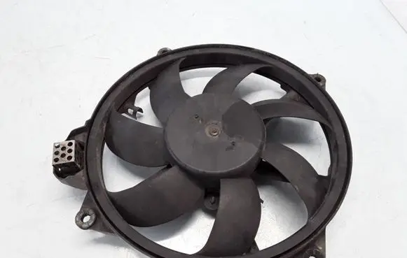 Renault Scenic III - Grand scenic III Radiator cooling fan shroud