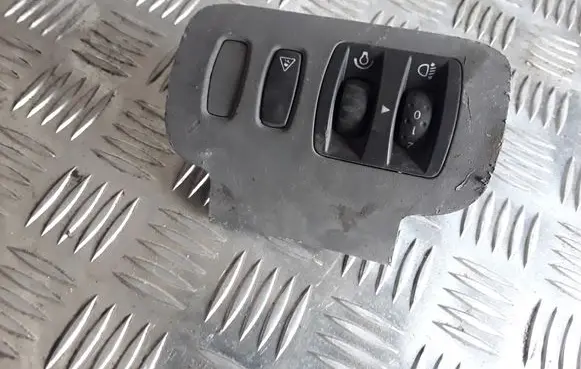 Renault Scenic II - Grand scenic II Headlight level height control switch 8200140984
