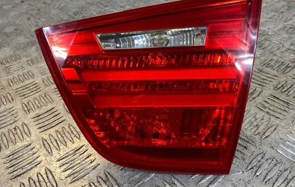BMW 3 E90 E91 Tailgate rear/tail lights 7154162