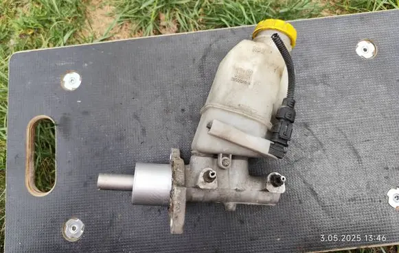 Alfa Romeo 147 Master brake cylinder 32066966 32066966E 2549