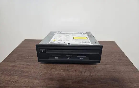 Audi TT TTS RS Mk3 8S Radio/CD/DVD/GPS head unit 8S0035021M 8S0035021K