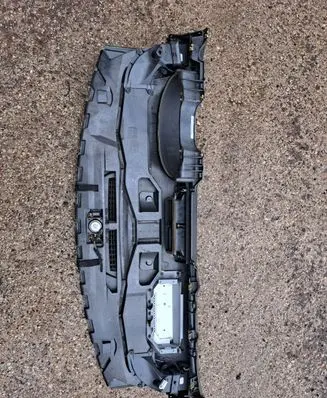 Audi A4 S4 B7 8E 8H Dashboard 8E1857067