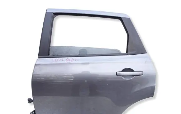 Nissan Qashqai+2 Rear door 3HH