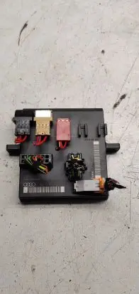 Audi A4 S4 B7 8E 8H Comfort/convenience module 8E0907279N
