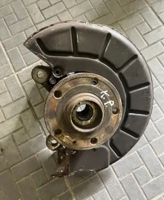 Seat Altea XL Front wheel hub spindle knuckle