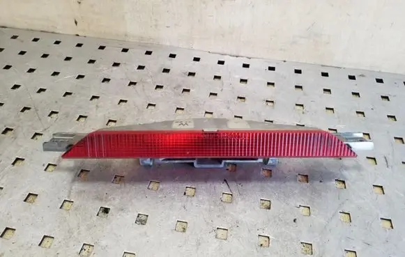 Toyota Avensis Verso Third/center stoplight