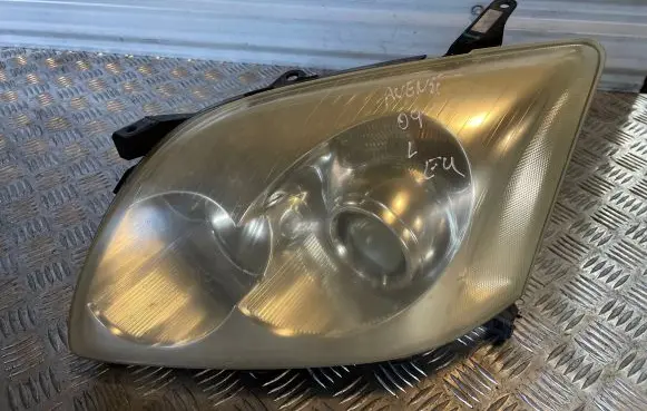 Toyota Avensis T250 Headlight/headlamp