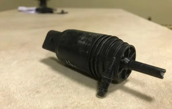 BMW 1 E81 E87 Windscreen/windshield washer pump 67127199567 23537610