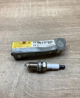 Mercedes-Benz E W124 Spark plug 7700737612 FC52LS