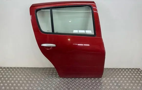 Dacia Sandero Rear door