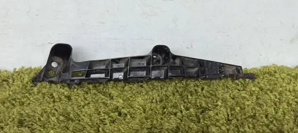 Suzuki Baleno IV Fender mounting bracket 71731-68p0
