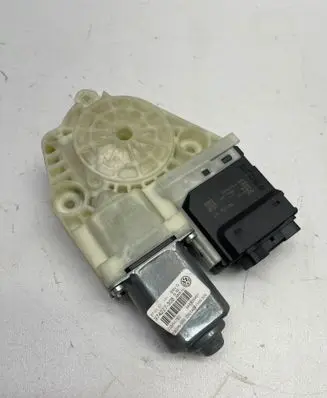 Volkswagen PASSAT B7 Rear door window regulator with motor 3C0959795 3C0959703 3AE839461