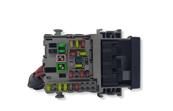 Opel Insignia A Fuse module 13222786