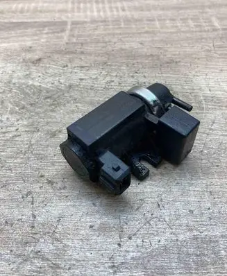 BMW 3 E46 Turbo solenoid valve 2247906