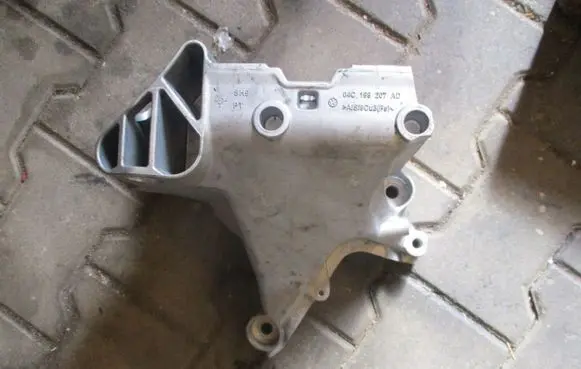 Volkswagen Eos Engine mounting bracket VW04C199207AD