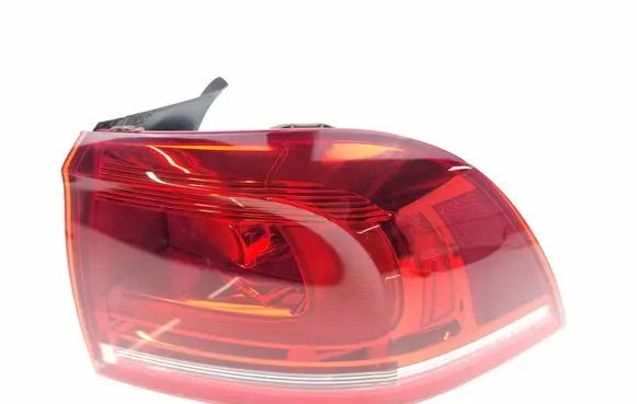 Volkswagen Touareg II Rear/tail lights 7P6945096G 89090257A