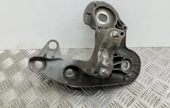 Audi A6 S6 C6 4F Engine mounting bracket 4F0199351E