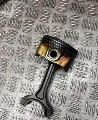 KIA Optima Piston with connecting rod