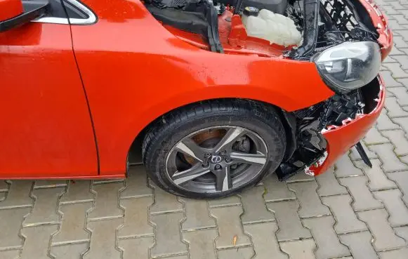 Volvo V40 Fender