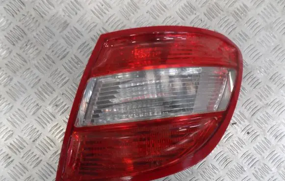 Mercedes-Benz C W204 Rear/tail lights 2048203664 763036 P9800781