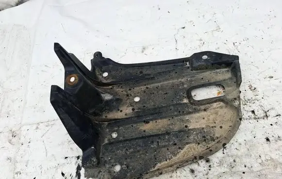 Toyota Avensis T250 Engine splash shield/under tray 5839805020