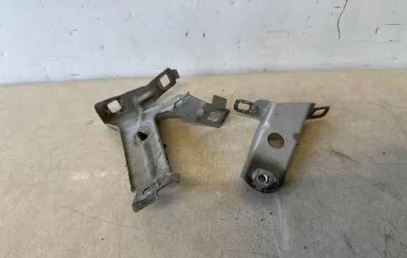 BMW 4 F32 F33 Fender mounting bracket 8066938